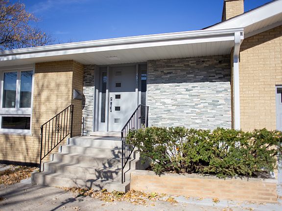2nd image of 3501 N Olcott Ave