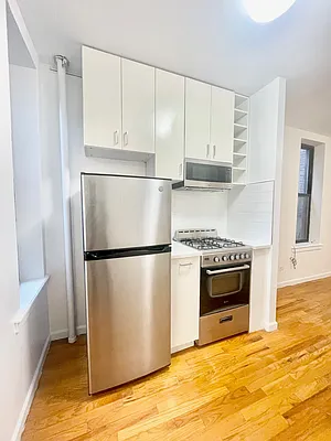 This $4.9M unicorn of a Williamsburg townhouse has a guest