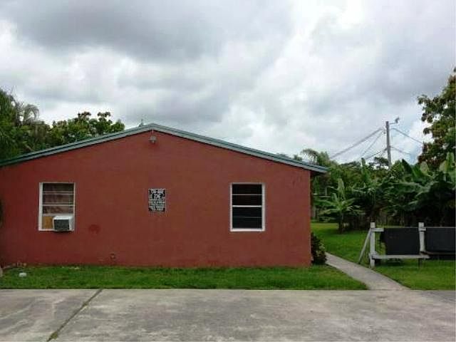 2nd image of 2167 Laura Ln #A