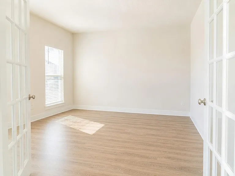 6242 Jenks Dr — Photo 3