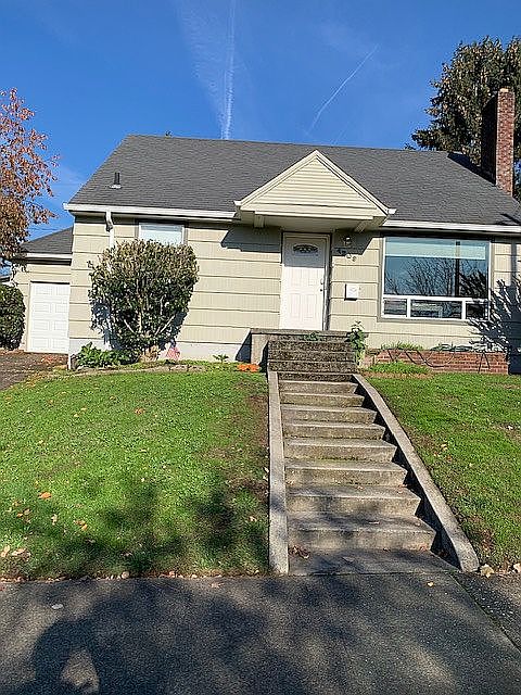 1st image of 4209 SE Flavel St