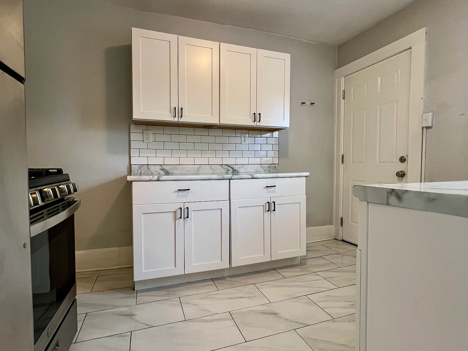 2 bed, 1000 sqft, $1,400 — Photo 3