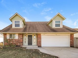2108 NE 9th St, Moore, OK 73160