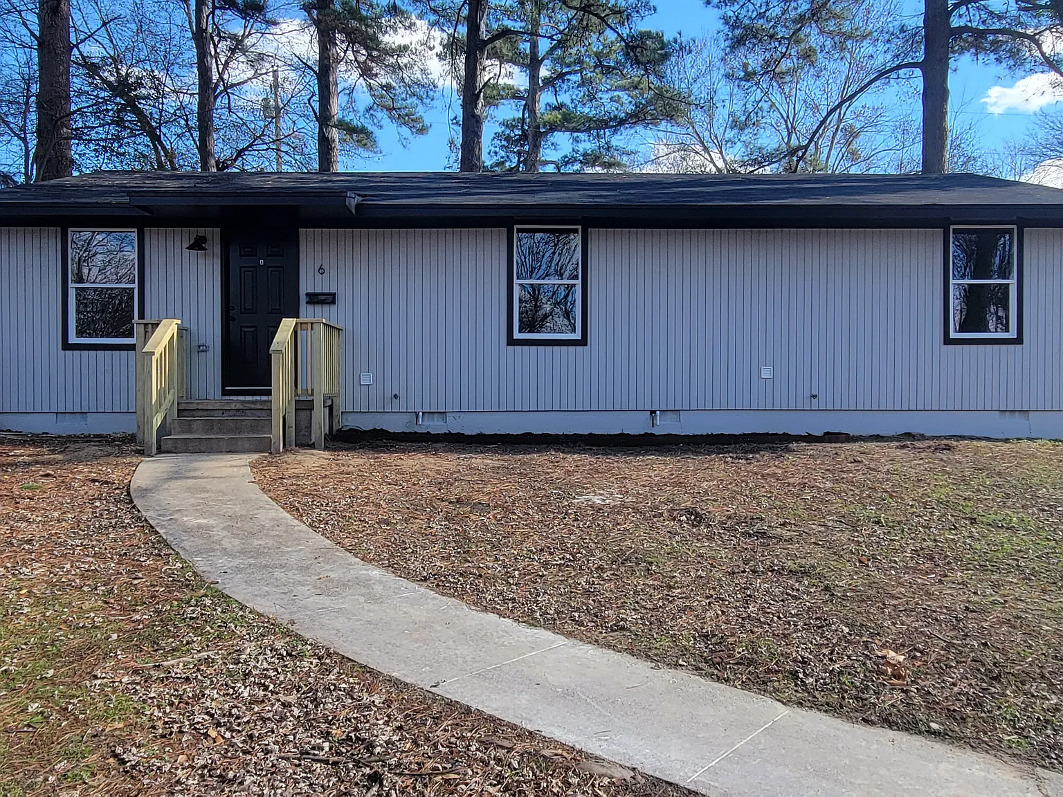 1 bed, 1.0 bath, $825 — Photo 2