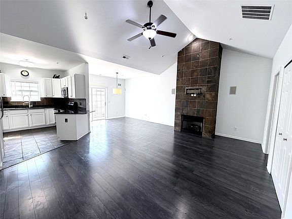 3rd image of 7211 Addington Dr
