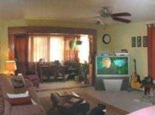 1380 E Main St #EAST, Gentry, AR 72734