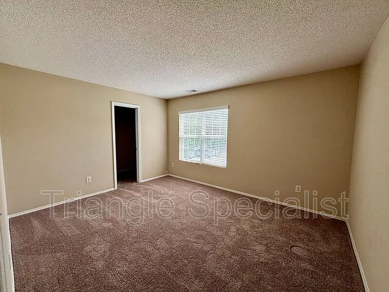 7 Thorton Ct — Photo 18