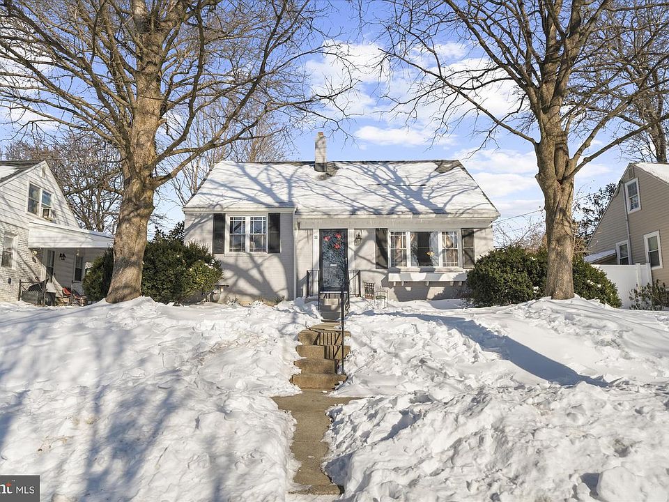 1st image of 11 Margaret Dr