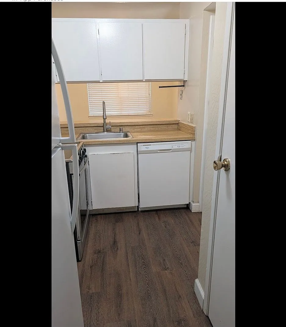 Charming Lower-Level 1 Bedroom, 1 Bath Condo for Rent — Photo 4