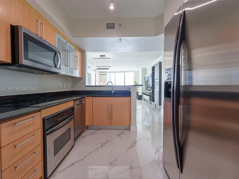325 Biscayne Blvd #3326 — Photo 8
