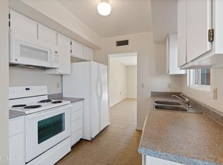 412 N Calle Del Chancero, Green Valley, AZ 85614