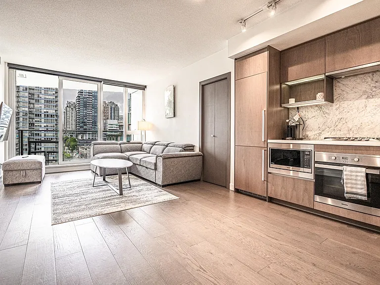 68 Smithe St #1121 — Photo 4