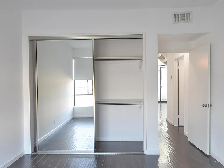 1727 Glendon Ave #208 — Photo 16