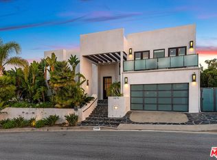11470 Dona Evita Dr, Studio City, CA 91604