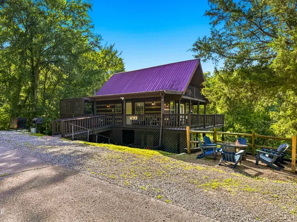1455 Honey Oaks Way, Sevierville, TN 37876