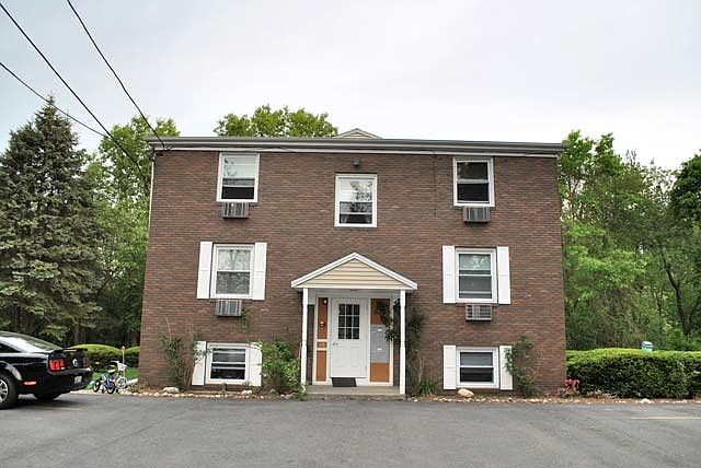 1st image of 653 Putnam Pike APT 3