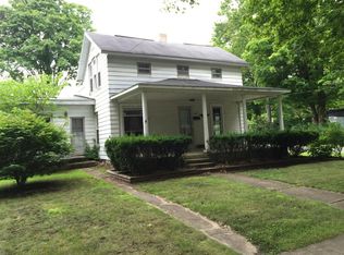 305 N Detroit St, Buchanan, MI 49107