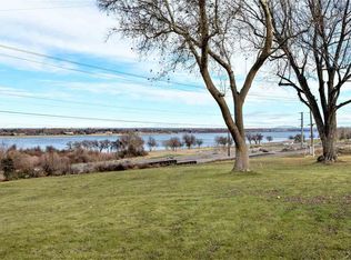 1226 N Perry Loop, Kennewick, WA 99336