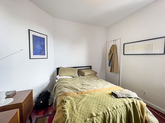 4th image of 68 Putnam Ave #8