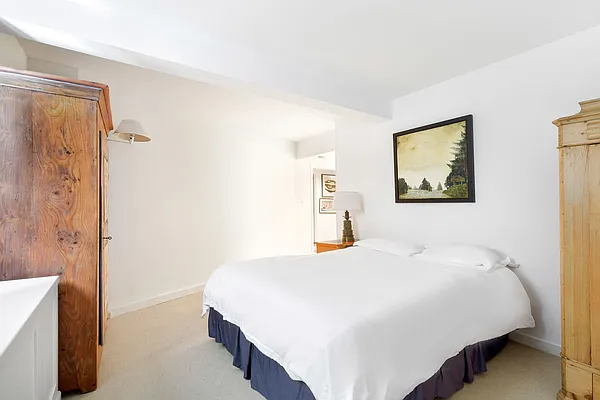 Sold by Compass | media 21