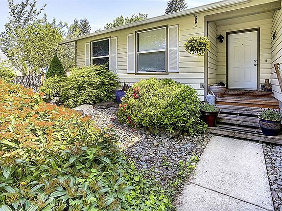 2nd image of 15517 66th Avenue Ct NW