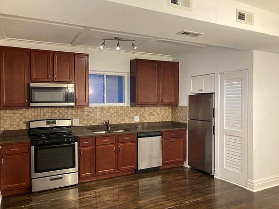 3rd image of 1650 N Richmond St #1