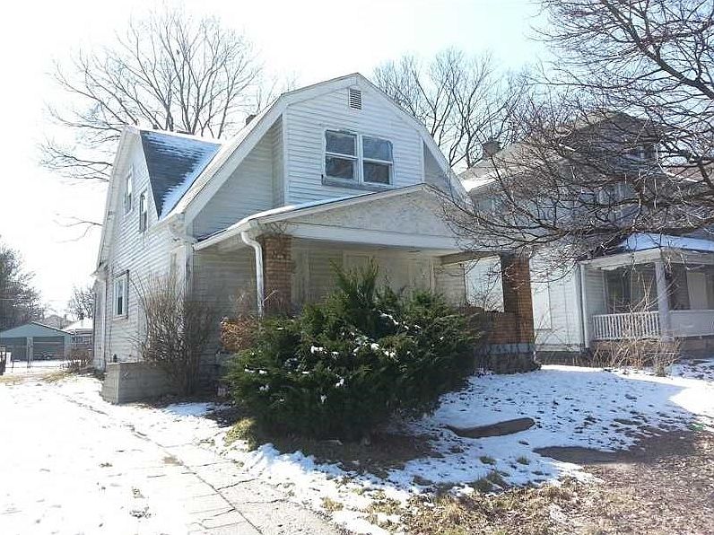2nd image of 549 W 29th St