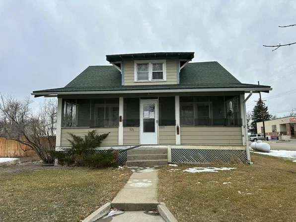 1121 2nd St W, Roundup, MT 59072