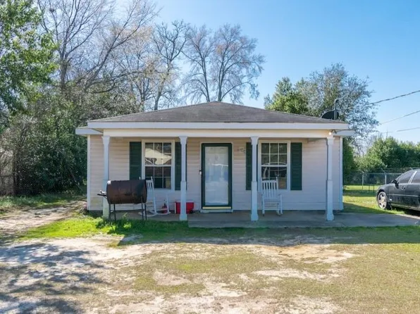 718 Beech St, Louisville, GA 30434