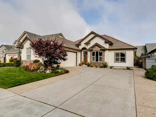 1220 Spyglass Ct, Creswell, OR 97426