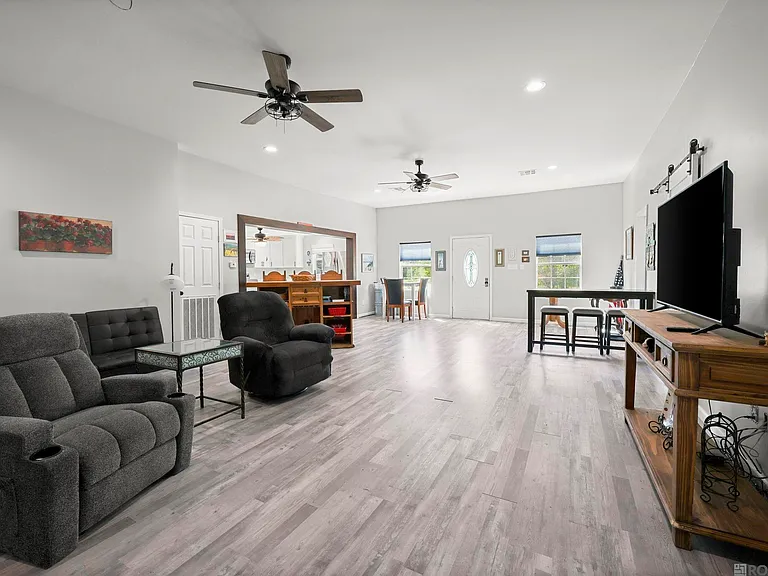 32027 Pats Ln — Photo 6