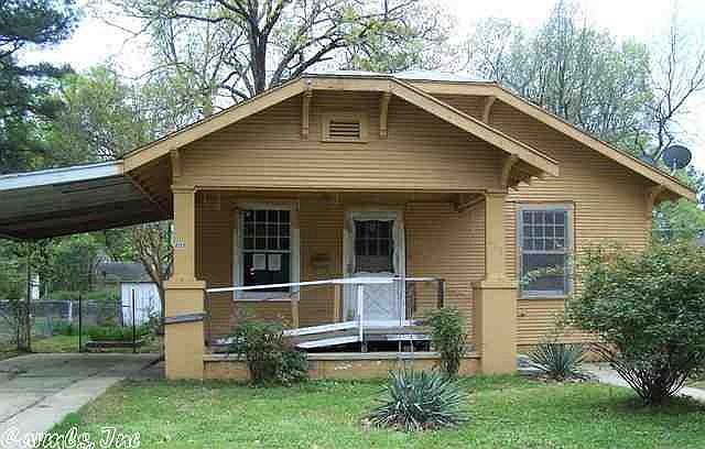 1st image of 808 W 27th Ave