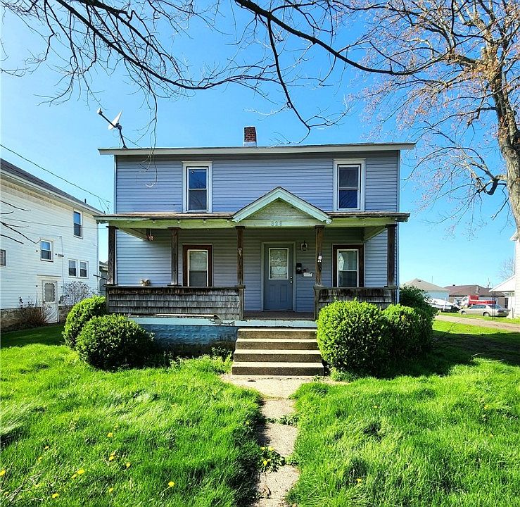 2nd image of 828 W Ridge Ave