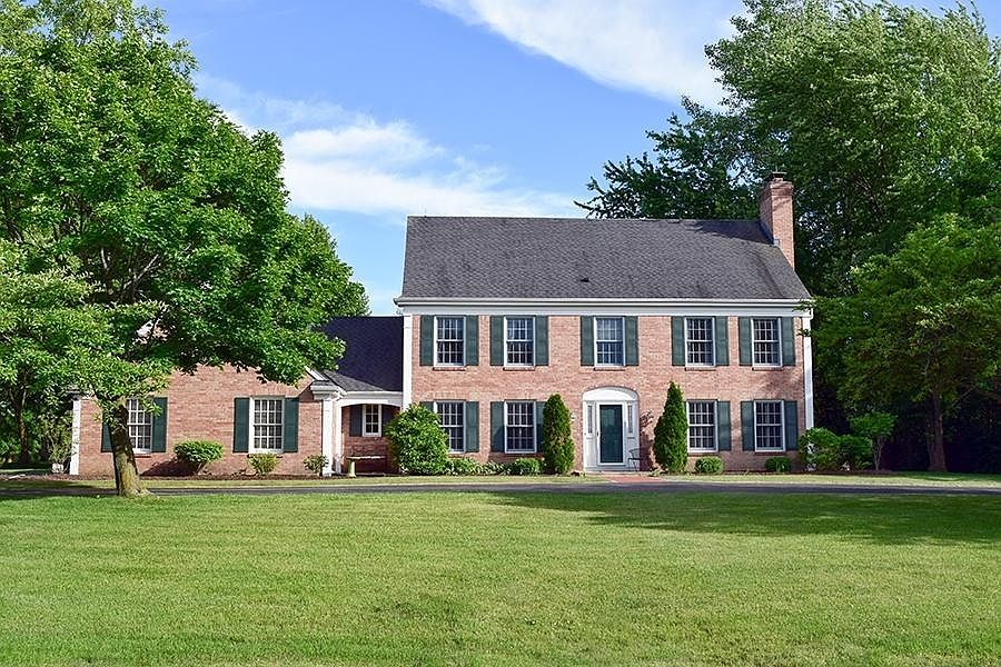 1st image of 339 W Woodlyn Dr