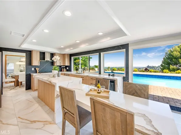 22957 De Kalb Dr, Calabasas, CA 91302