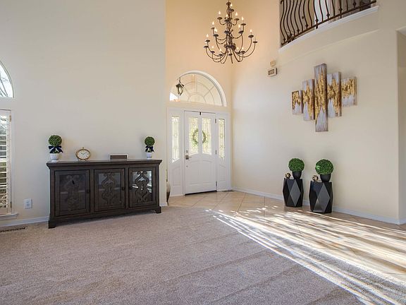 4th image of 3557 Newcastle Dr SE