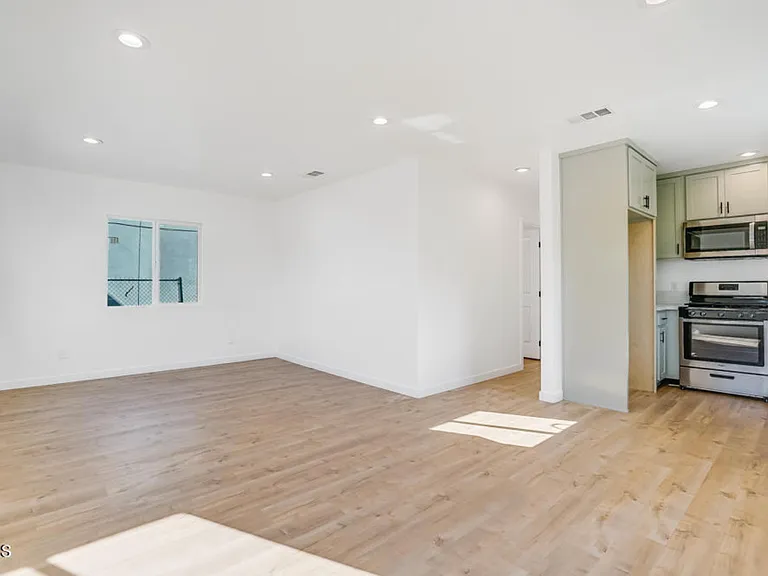 1330 Fraser Ave — Photo 4