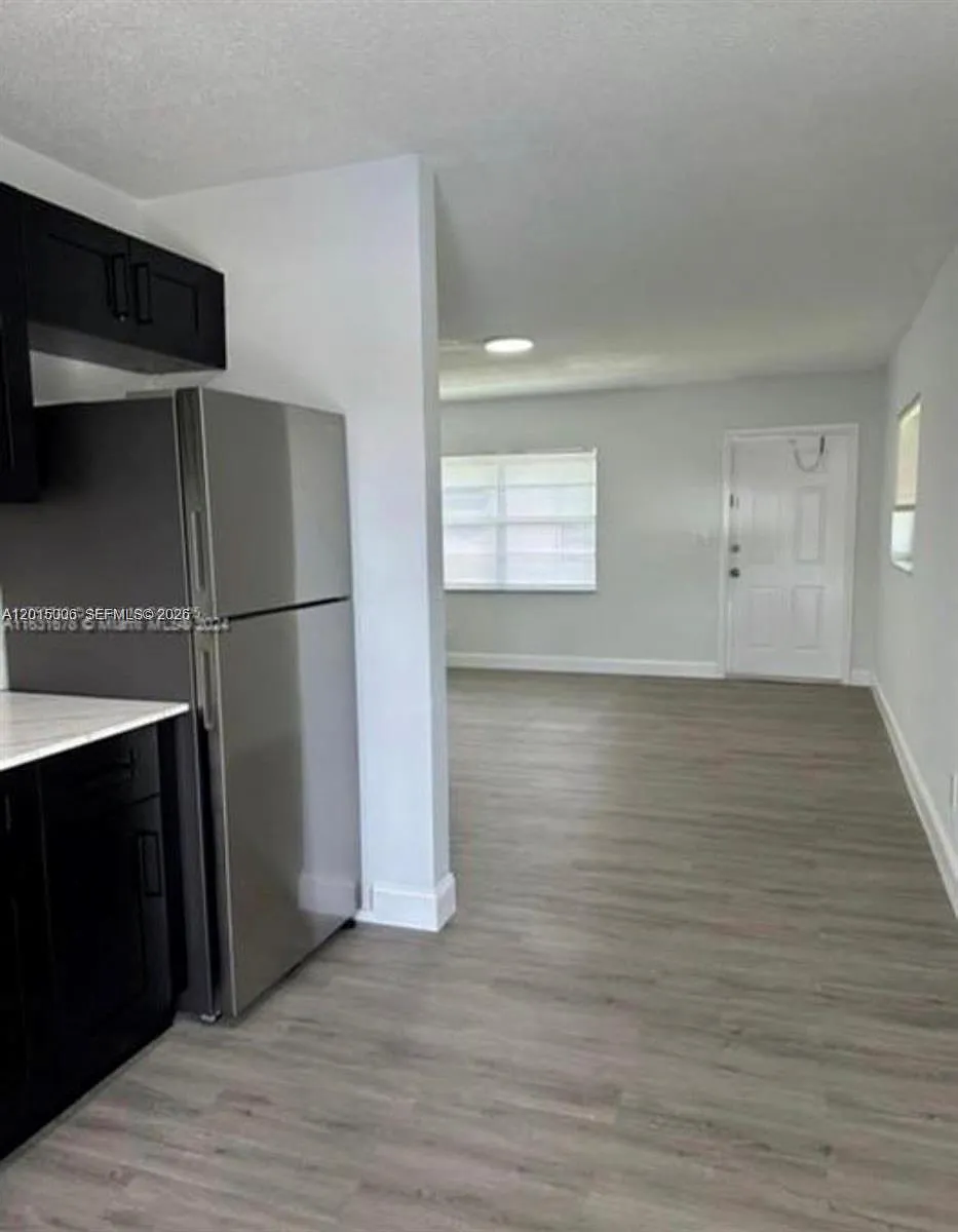Building Photo - 4141 SW 20th St #2
