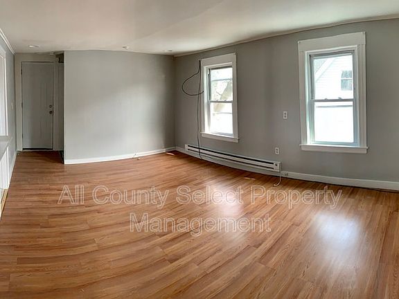 5th image of 143 S Elm St #3