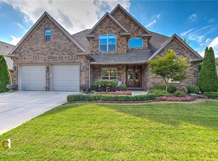 7014 W Balmoral Dr, Rogers, AR 72758