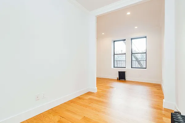 Rented by Nooklyn NYC LLC | media 24