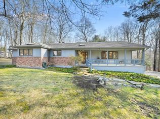 16 Twin Brooks Dr, Chester, NY 10918