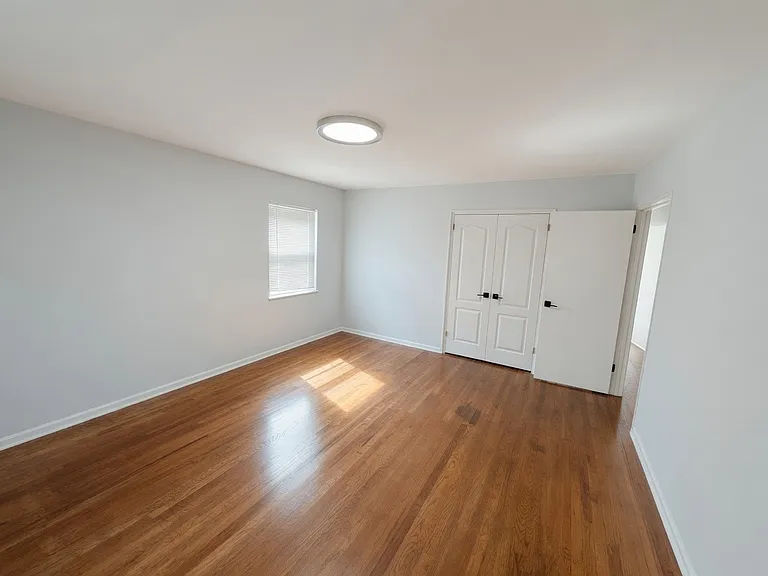 1080 Rhinelander Ave #1 — Photo 14