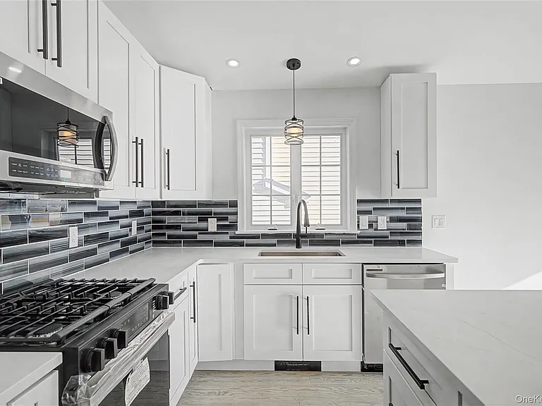 25 Clinton St — Photo 18