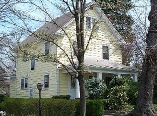 65 Nassau Rd, Great Neck, NY 11021