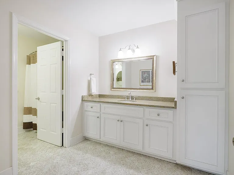 512 Devenger Rd — Photo 23
