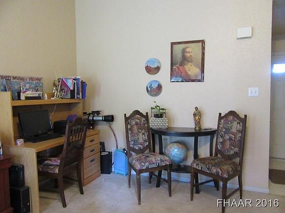 4th image of 301 W Blancas Dr