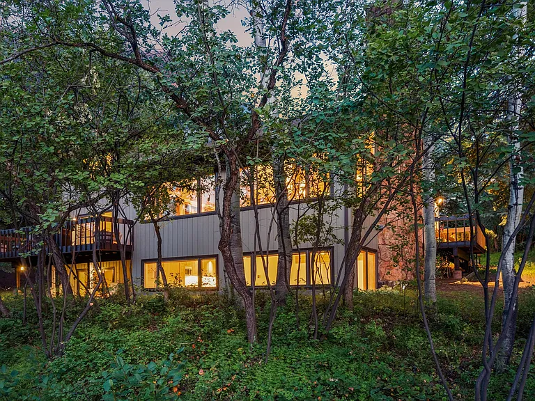 28 Larkspur Ln — Photo 44