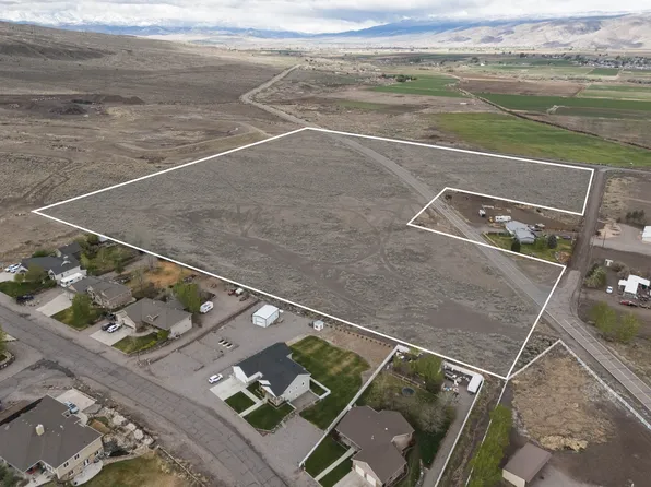 345 W Landslide Rd, Annabella, UT 84711