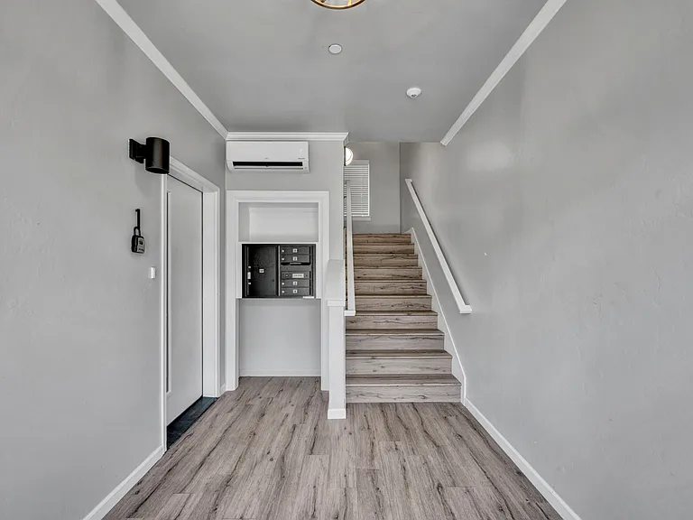 1138 N Blackwelder Ave — Photo 25